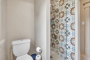 Cozy Renovated 19th Century Home, 5 Min to OSU! 3 Bedroom Home by Paul