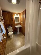 Camp Lindy Limit 7 4 Bedroom Cottage