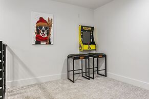 9005A - Luxury Four Bedroom 4 Home