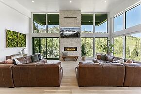 9005A - Luxury Four Bedroom 4 Home