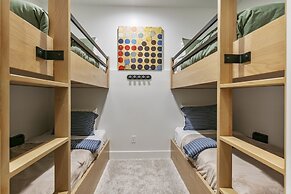 9005A - Luxury Four Bedroom 4 Home