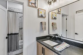 9005A - Luxury Four Bedroom 4 Home