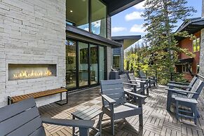 9005A - Luxury Four Bedroom 4 Home