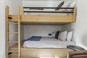 9005B - Luxury Two Bedroom + Den 2 Home