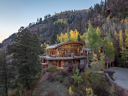 Royer Falls Retreat 4 Bedroom Home