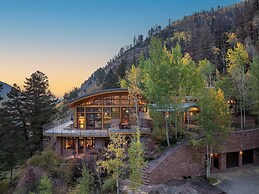 Royer Falls Retreat 4 Bedroom Home