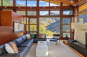Royer Falls Retreat 4 Bedroom Home
