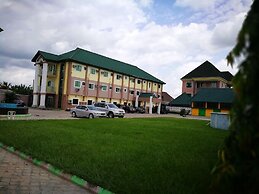 Tozak Hotel