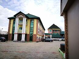 Tozak Hotel