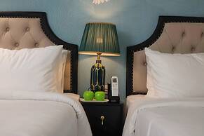 Madelise Stardust Hotel & Travel