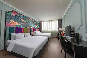 Madelise Stardust Hotel & Travel