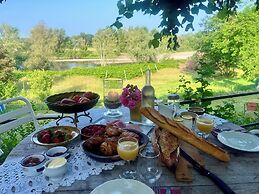 La Chaumiere De L'Eau Sauvage