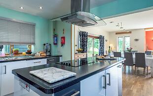 Gulabin Lodge and House