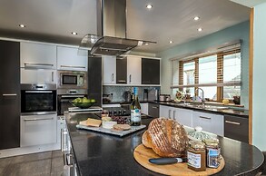 Gulabin Lodge and House