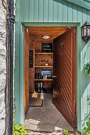 Gulabin Lodge and House