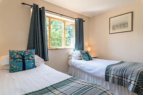 Gulabin Lodge and House