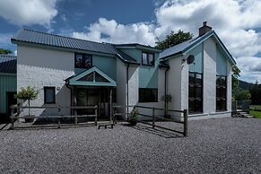 Gulabin Lodge and House