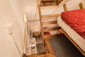 Gulabin Lodge and House