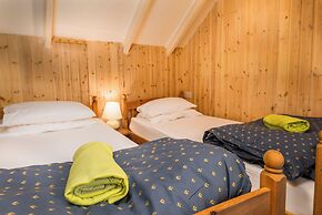 Gulabin Lodge and House