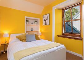 Gulabin Lodge and House