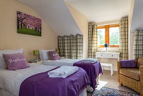 Gulabin Lodge and House