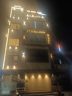 Hotel the Royal Jewel