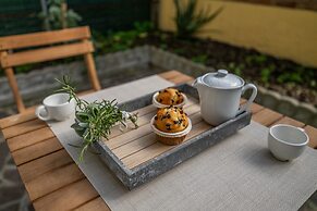 Sage Rosemary Home - With Garden