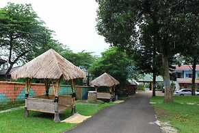 The Kanzi Hotel & Village