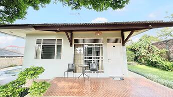 The Kanzi Hotel & Village