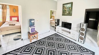 The Kanzi Hotel & Village