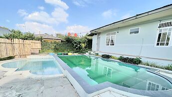 The Kanzi Hotel & Village