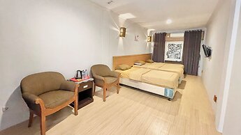 The Kanzi Hotel & Village