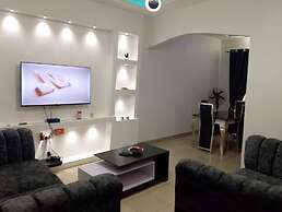 2 Bed - Sleeps 4 - Aircon - Free Parking