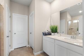 Charming 4BR Spacious Backyard in Hutto