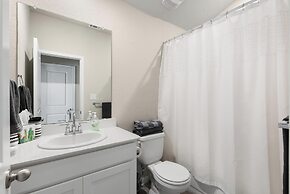 Charming 4BR Spacious Backyard in Hutto