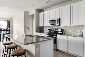 Charming 4BR Spacious Backyard in Hutto