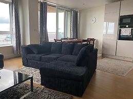 Cosy 2 Bedroom Royal Docks Apartment