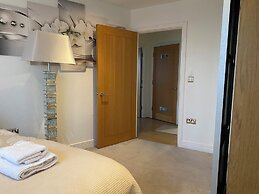 Cosy 2 Bedroom Royal Docks Apartment
