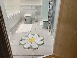Cosy 2 Bedroom Royal Docks Apartment
