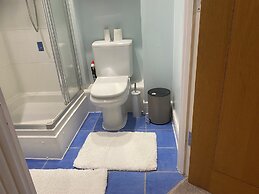 Cosy 2 Bedroom Royal Docks Apartment