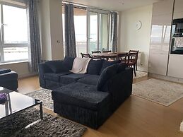 Cosy 2 Bedroom Royal Docks Apartment