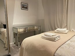 Cosy 2 Bedroom Royal Docks Apartment