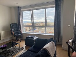 Cosy 2 Bedroom Royal Docks Apartment