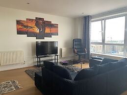 Cosy 2 Bedroom Royal Docks Apartment