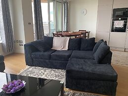 Cosy 2 Bedroom Royal Docks Apartment
