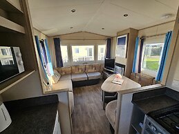 2 Bed Caravan Leanne Centeal Heated