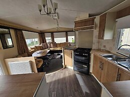 2 bed Huge Balcony Retreat in Rhyl