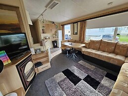 2 bed Huge Balcony Retreat in Rhyl