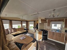 2 bed Huge Balcony Retreat in Rhyl