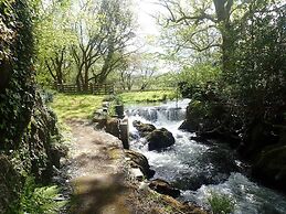 Tranquil Lodge Retreat in Penegoes